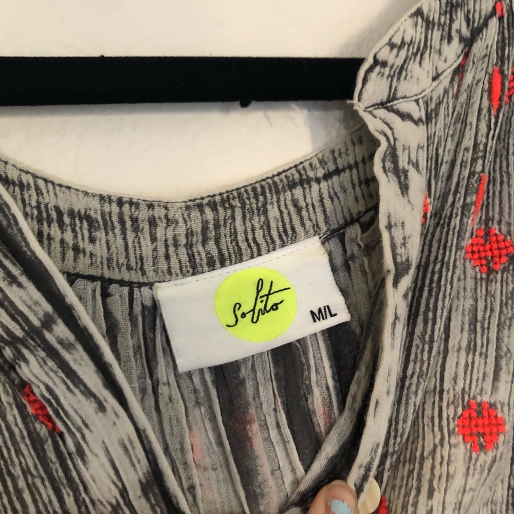 women’s blouse - Picture 2 of 3